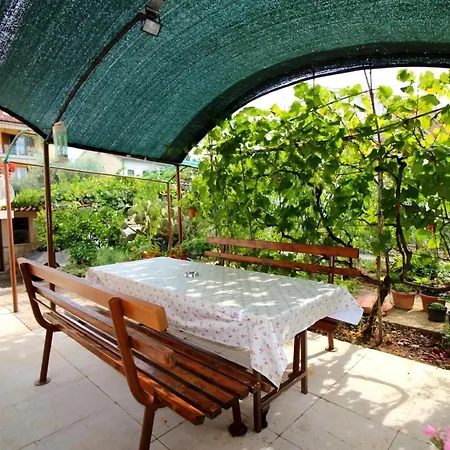 Lägenhet Aurora Mit Gartengrill, Klimatisiert Poreč